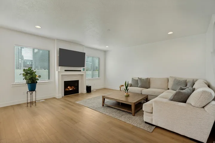 67 S Keaki Wood, Vineyard, Utah 84059