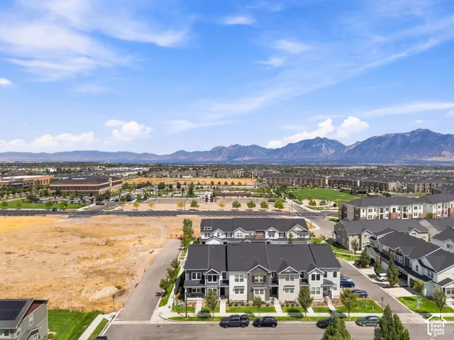 Townhome community with mountain scenery