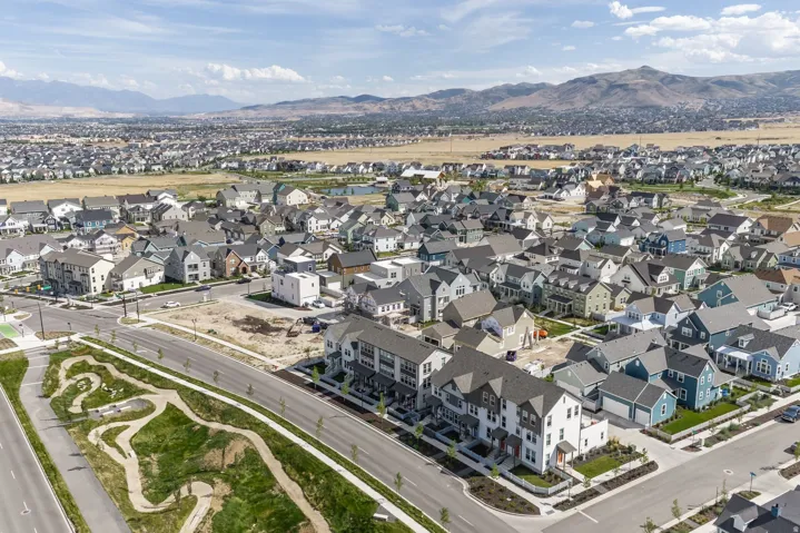 6773 W South Jordan Pkwy, South Jordan, Utah 84009