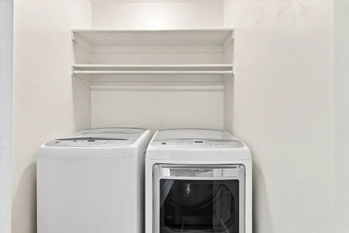 Built-in shelving unit with an integrated hanging rod