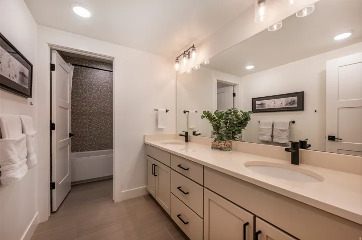 10917 S Paddle Board Way, South Jordan, Utah 84009