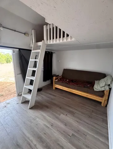 Inside Tinyhouse B