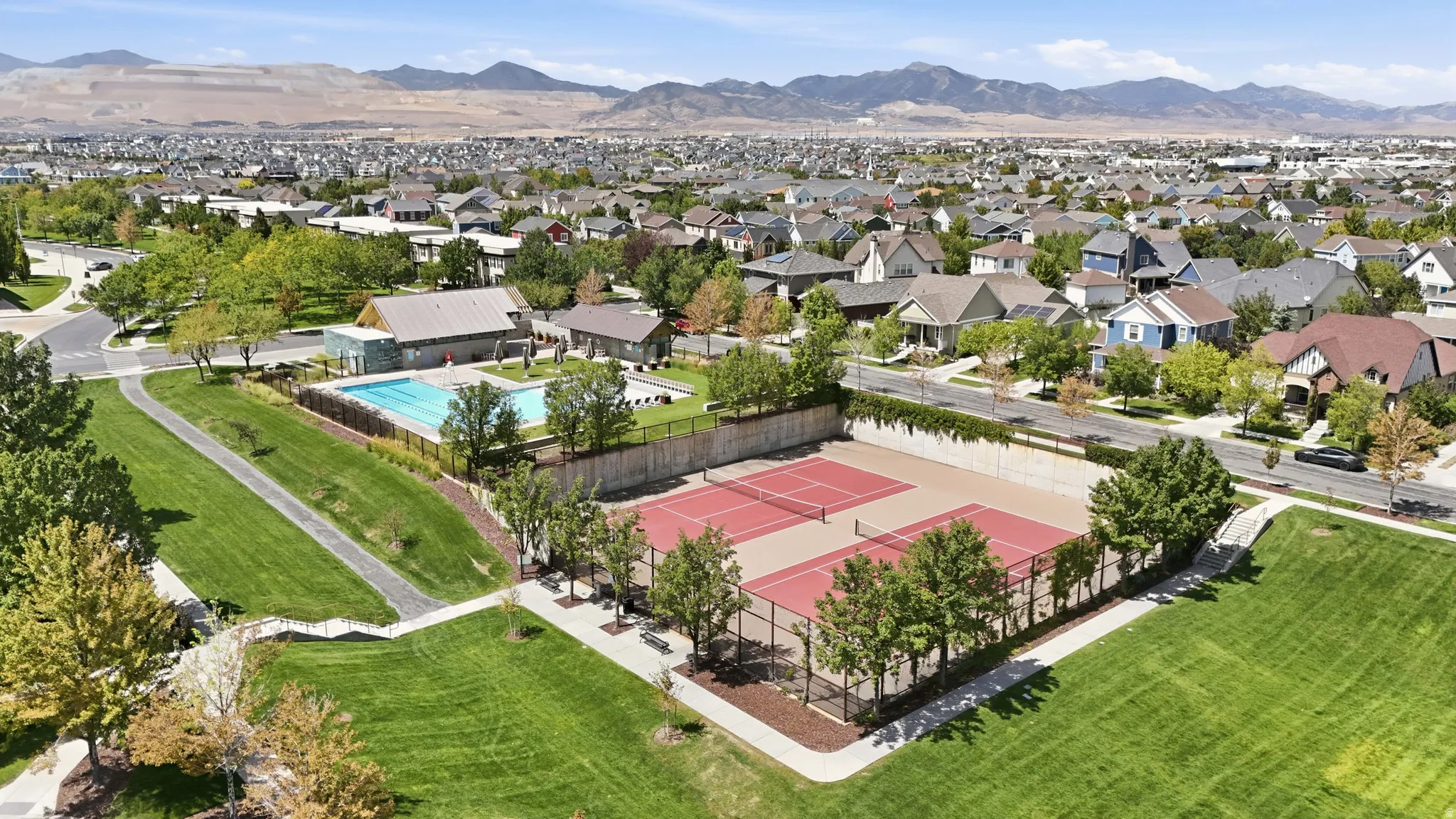 Eastlake Commons. Expansive green spaces and walking paths