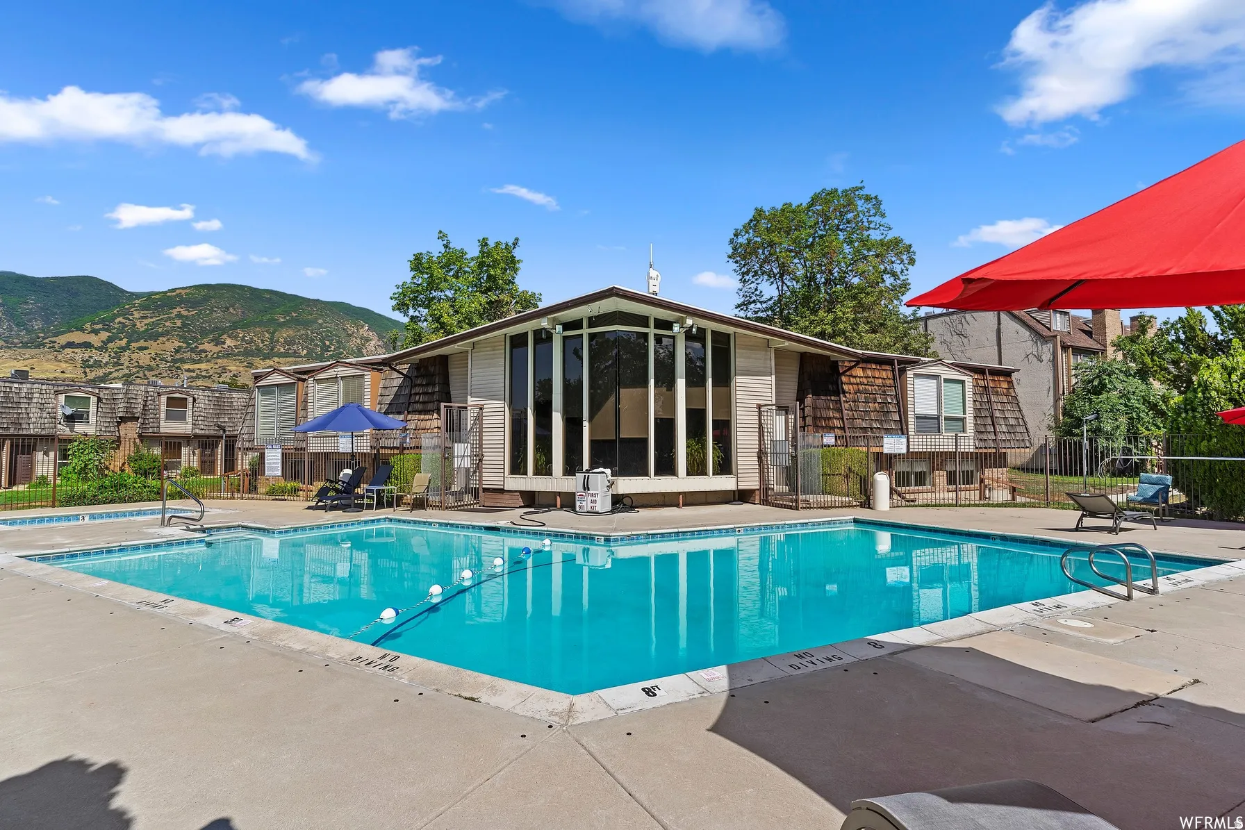 Community amenities include a pool, hot tub, clubhouse and fitness room.