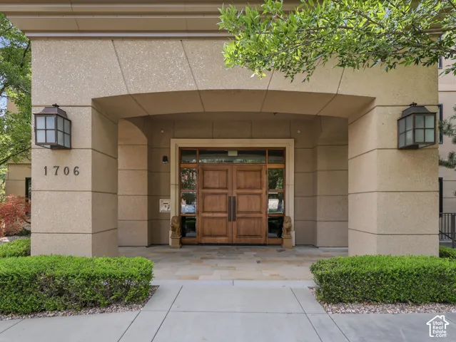 1706 E Murray Holladay Rd #203, Holladay, Utah 84117