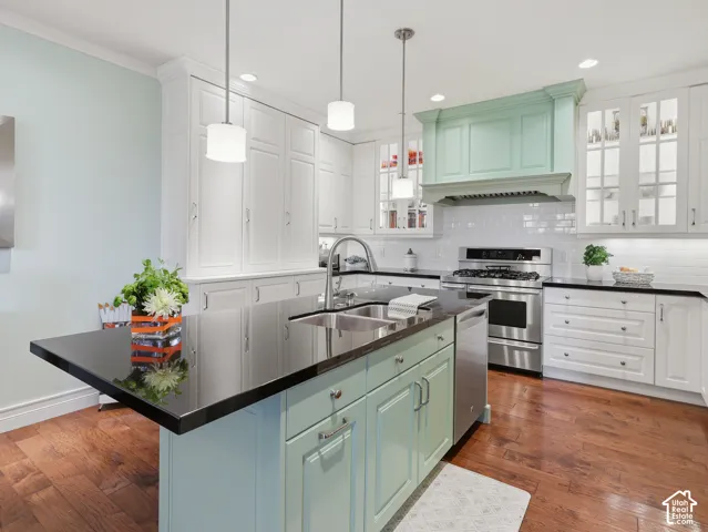 1706 E Murray Holladay Rd #203, Holladay, Utah 84117