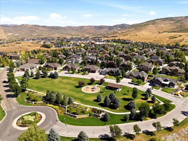 The Cottonwoods community offers a playground, along with walking, hiking, and biking trails surrounded by scenic mountain views.