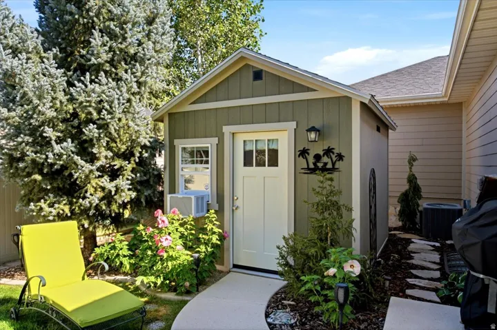 Finished backyard flex studio with power, AC, electric heat & ceiling fan