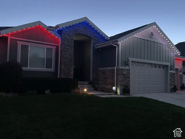 Permanent holiday lighting!