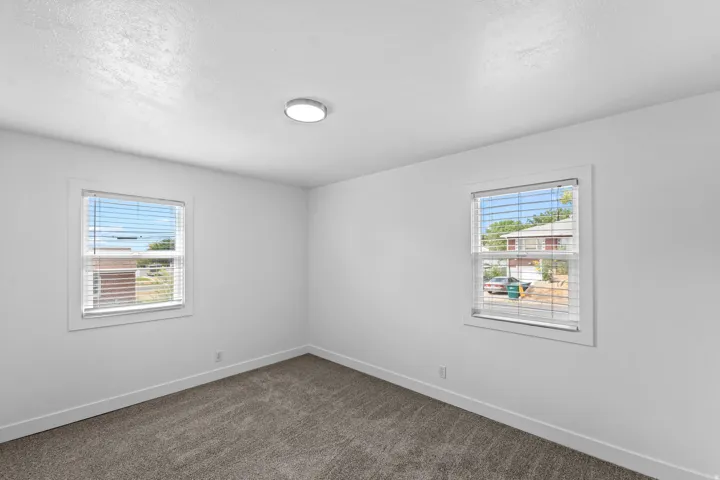 Neutral white wall finishes