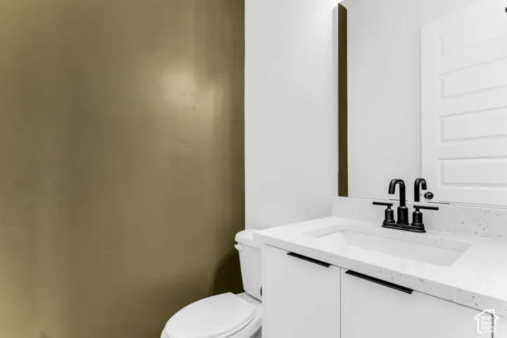 Main area powder bath.