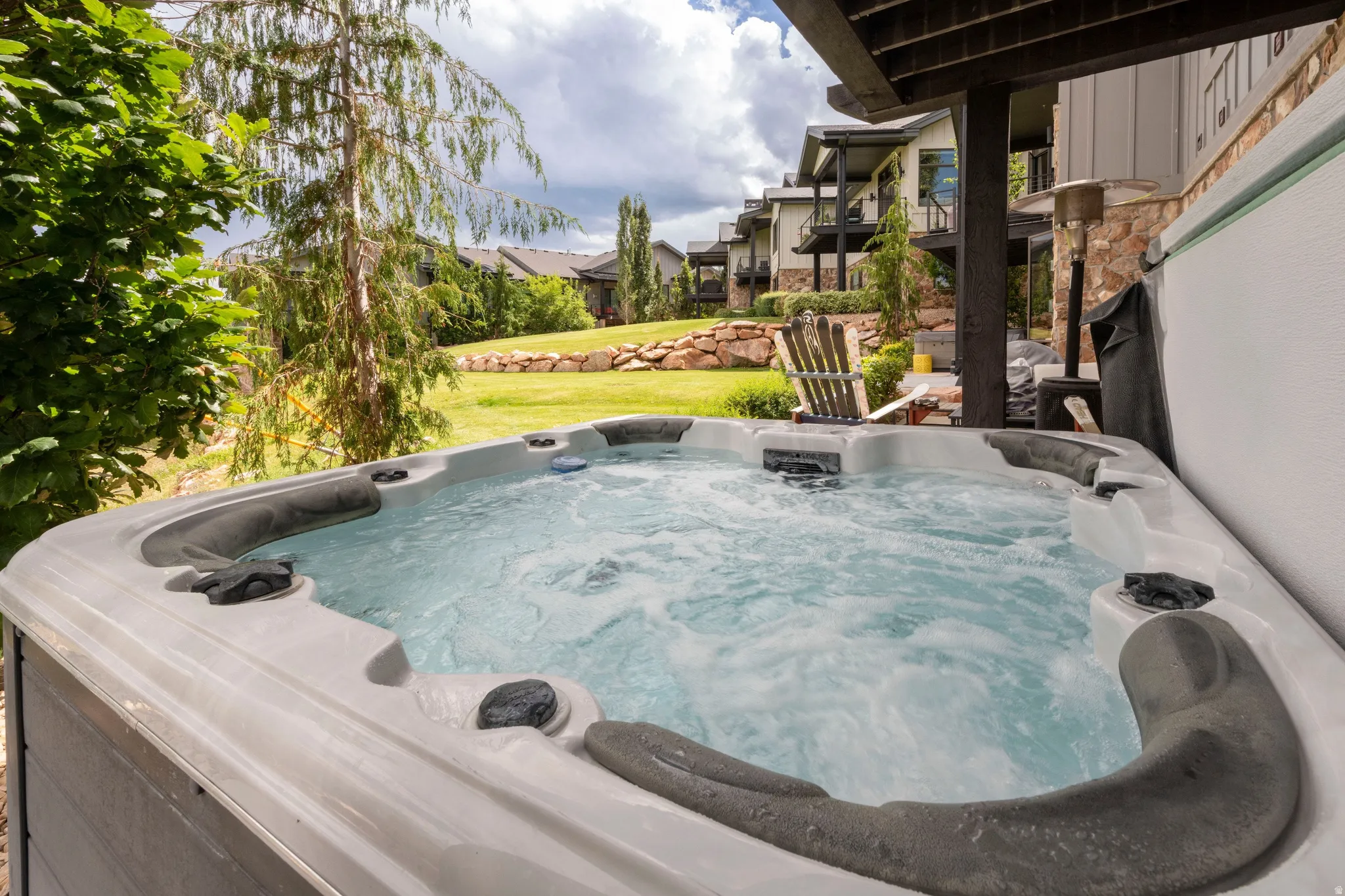 Outdoor spa with active jets