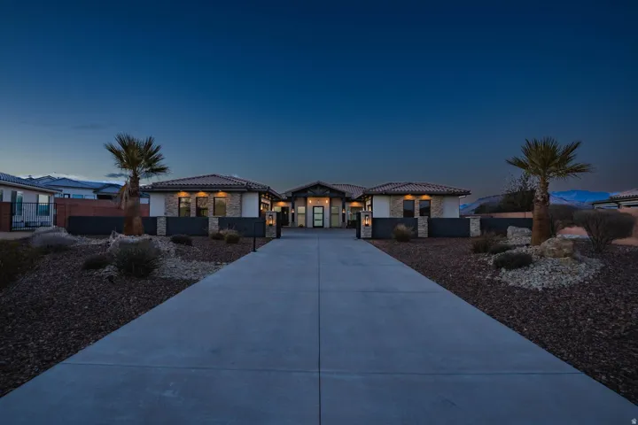 Expansive concrete driveway