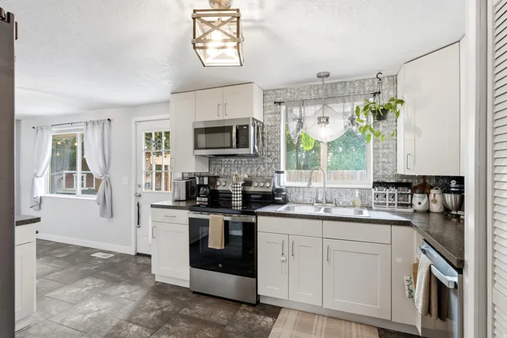 4315 S 950 E, South Ogden, Utah 84403