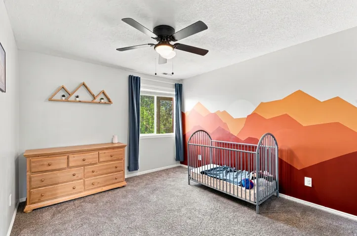 Textured ceiling with a ceiling fan light fixture
