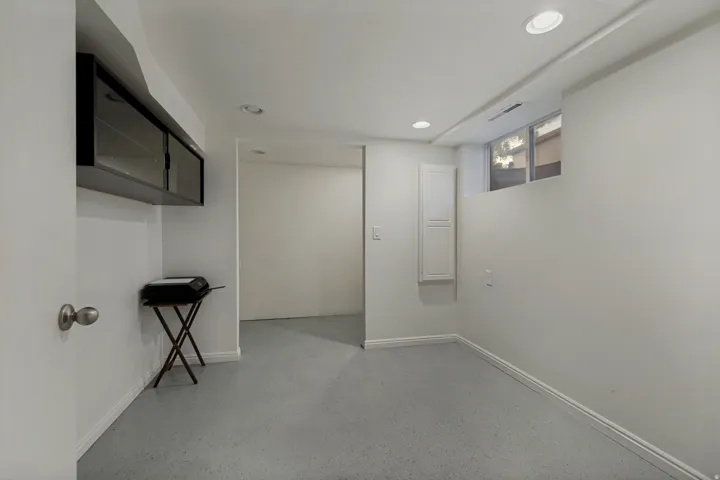 Fifth bedroom or office