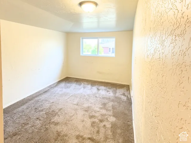 Bedroom 3 is not virtually staged