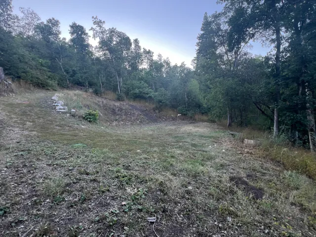 Lot next door availalbe. Be a perfect place if you add that!