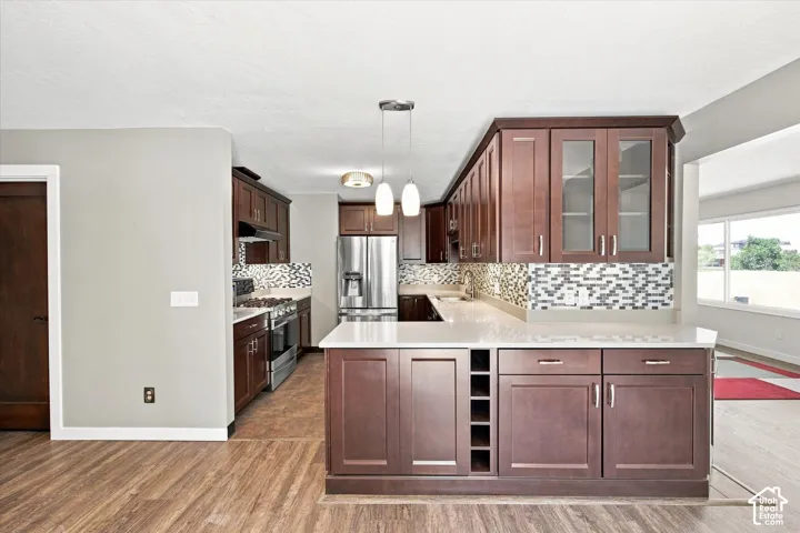 2407 E Country Oaks Dr, Layton, Utah 84040