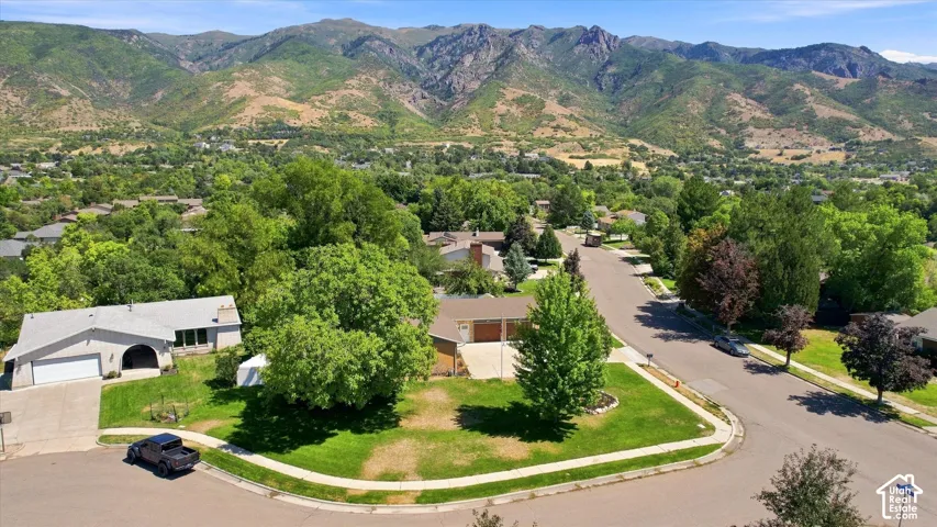 2407 E Country Oaks Dr, Layton, Utah 84040