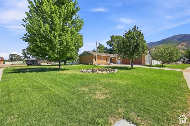 2407 E Country Oaks Dr, Layton, Utah 84040