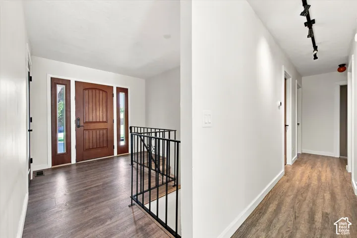 2407 E Country Oaks Dr, Layton, Utah 84040