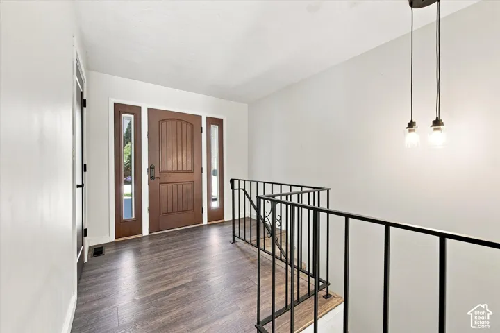 2407 E Country Oaks Dr, Layton, Utah 84040