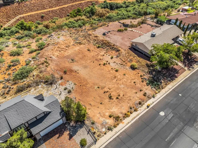 Expansive undeveloped lot with natural desert landscaping
