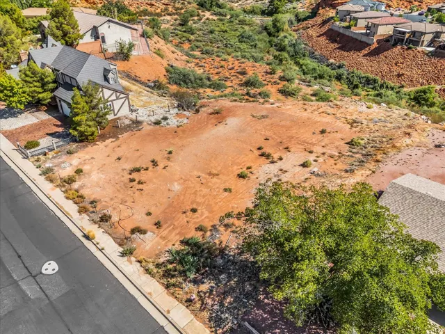 Expansive undeveloped lot featuring a natural desert landscape