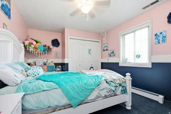 Recessed ceiling fan with integrated lighting