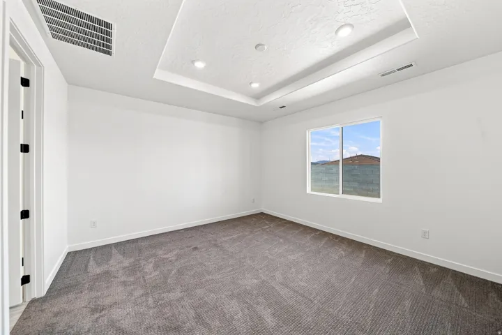 Tray ceiling with recessed lighting