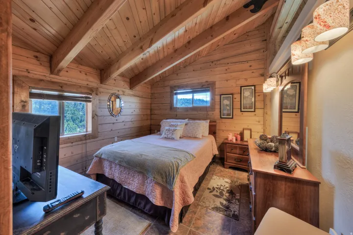 Upstairs bedroom.