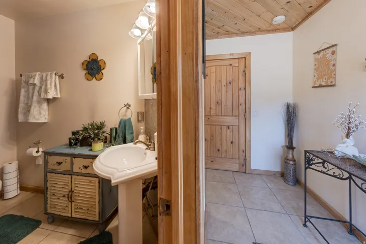 Main floor full bathroom.