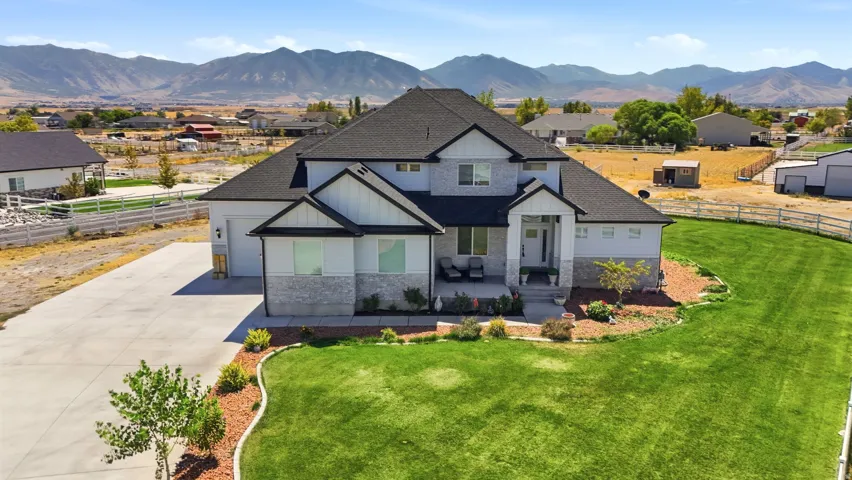 View of the large front and side yards