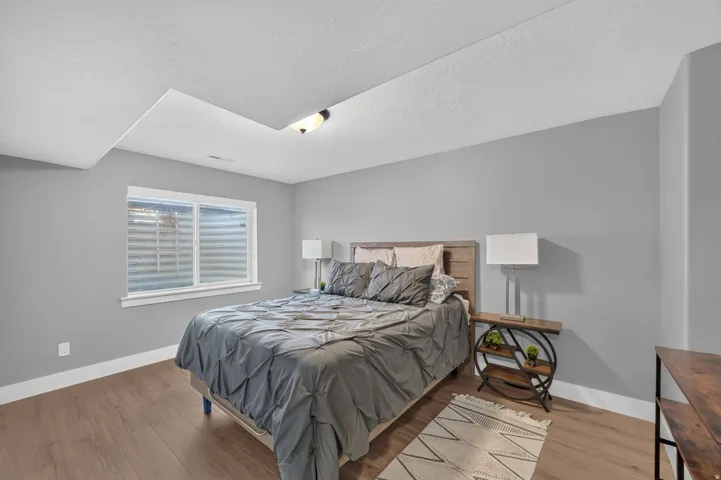 sixth bedroom