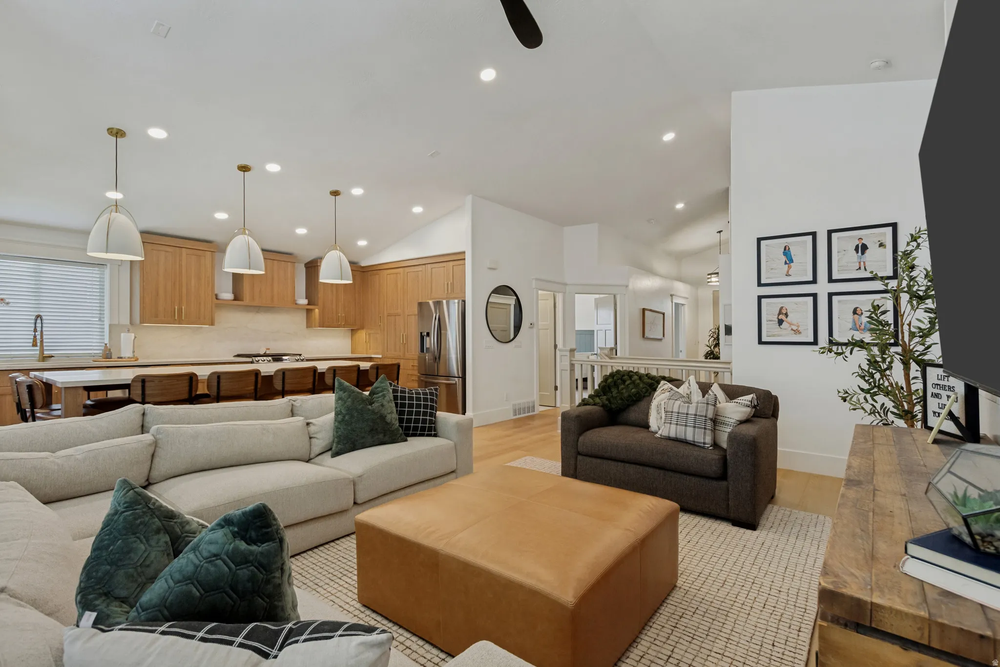 Vaulted ceiling with recessed lighting