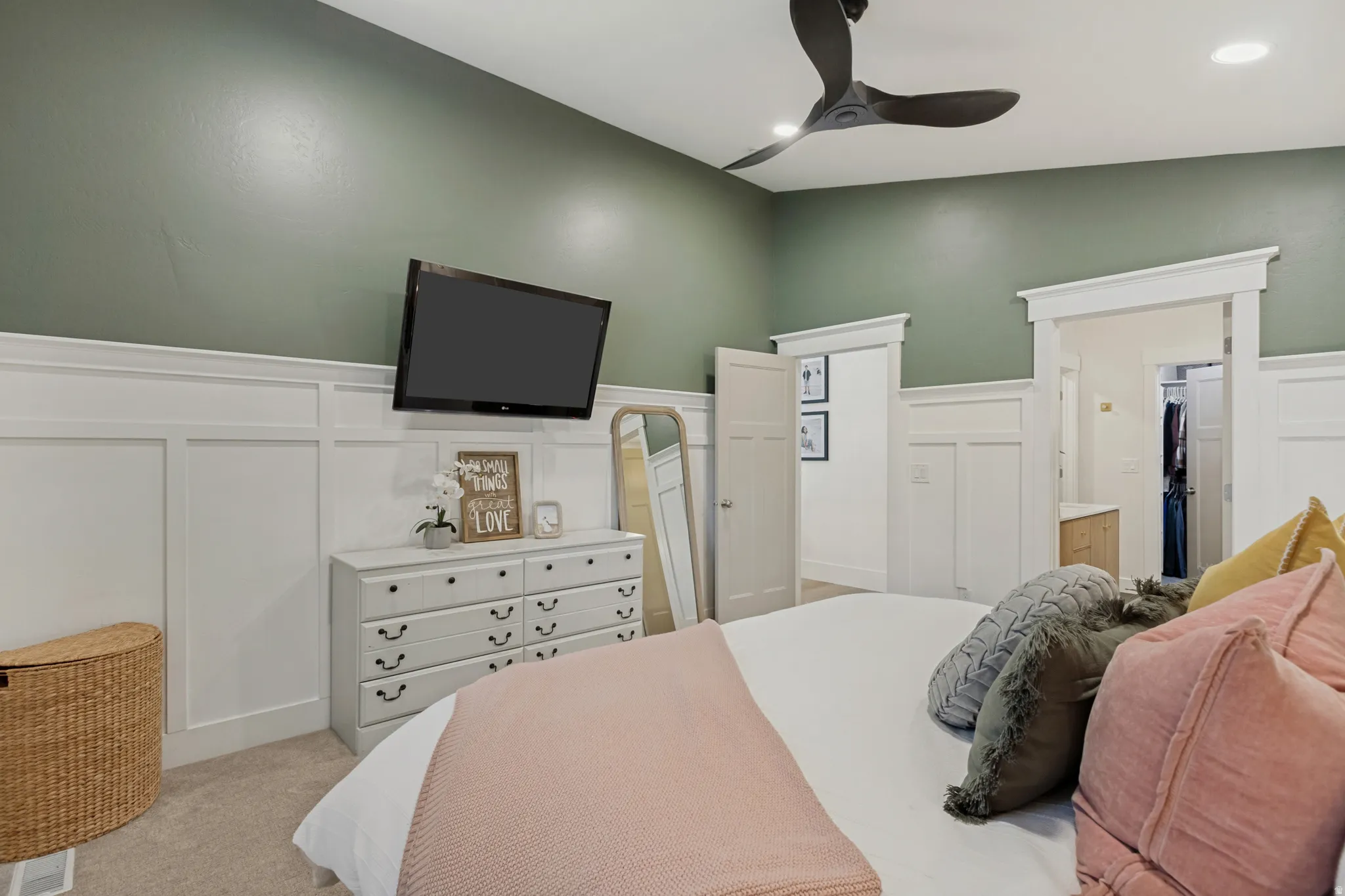 Recessed lighting, ceiling fan, and wall-mounted television