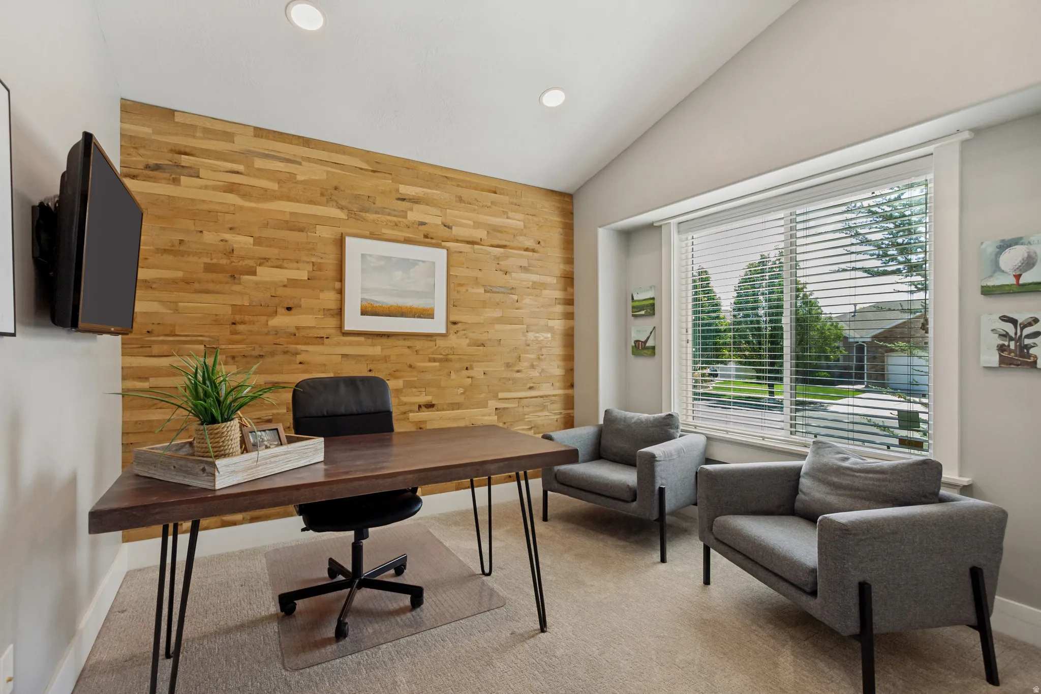 Vaulted ceiling with recessed lighting