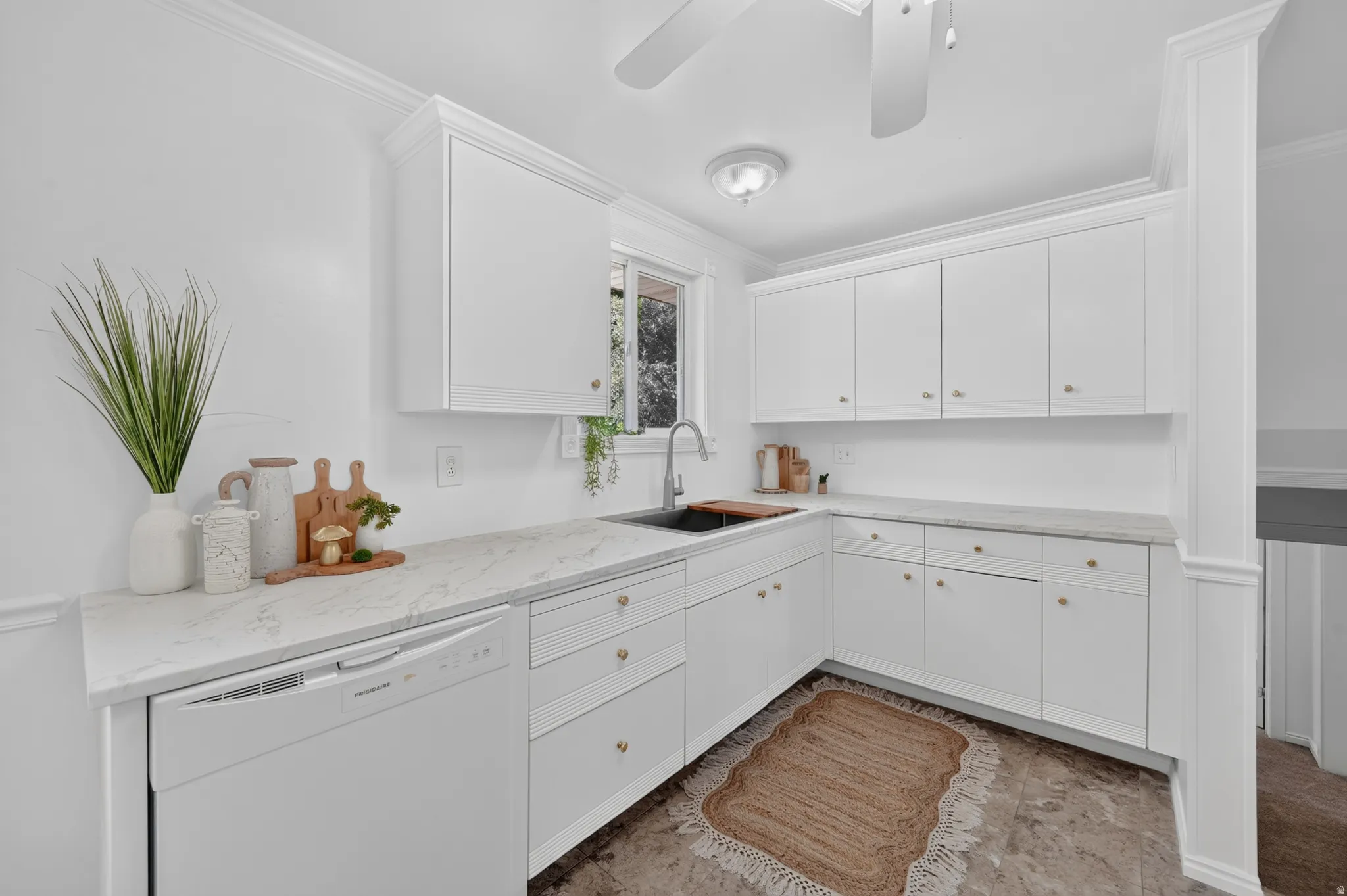 Updated kitchen with new dishwasher
