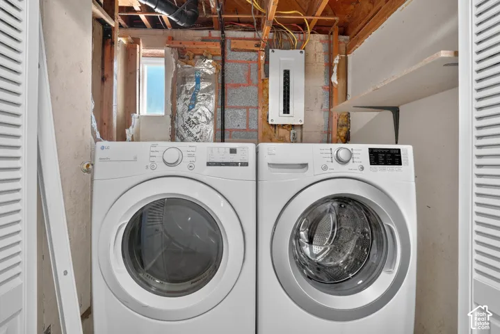 Washer & Dryer included