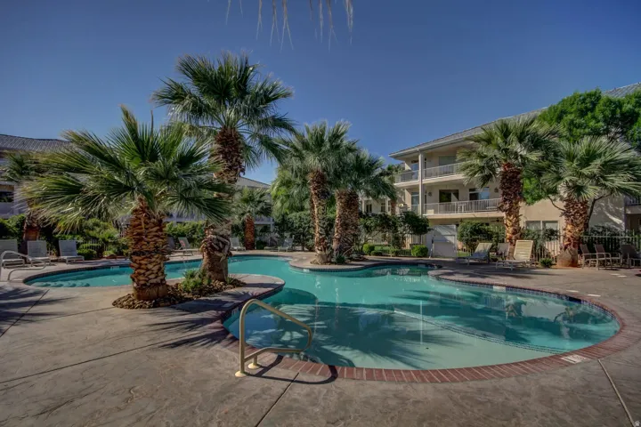 Pool #3- HOA amenities