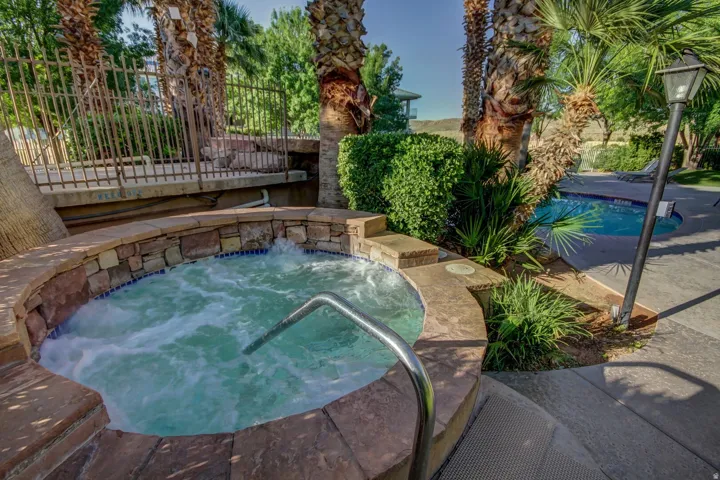 Pool #2- HOA amenities