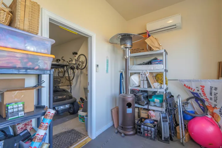 Small airt studio/bonus room off garage.  Note that there is a mini-split for heat and cooling.