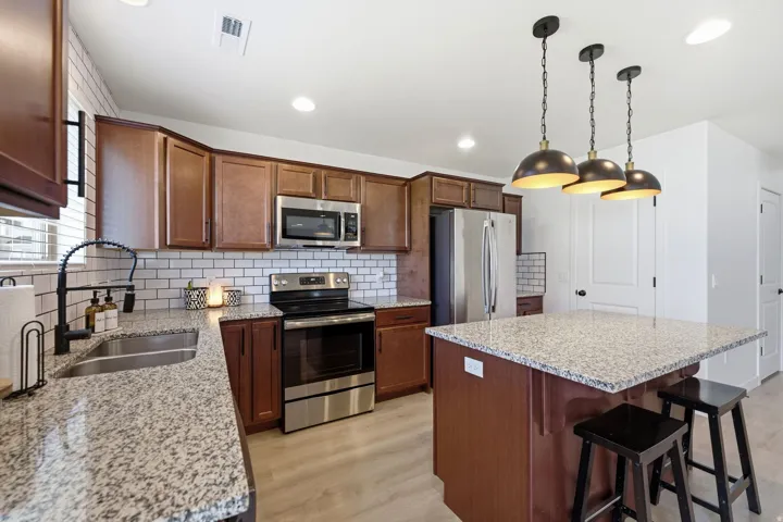 3503 S Laurel Ln, Syracuse, Utah 84075