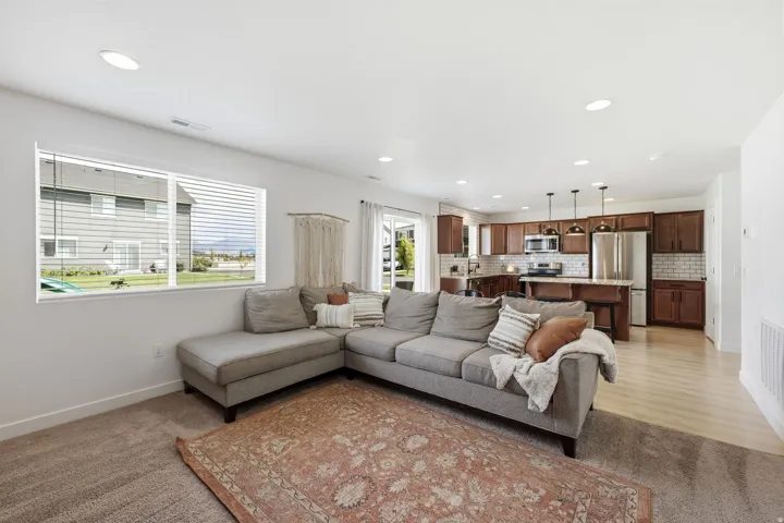 3503 S Laurel Ln, Syracuse, Utah 84075