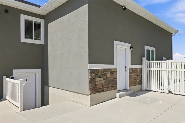 Walk-out basement
