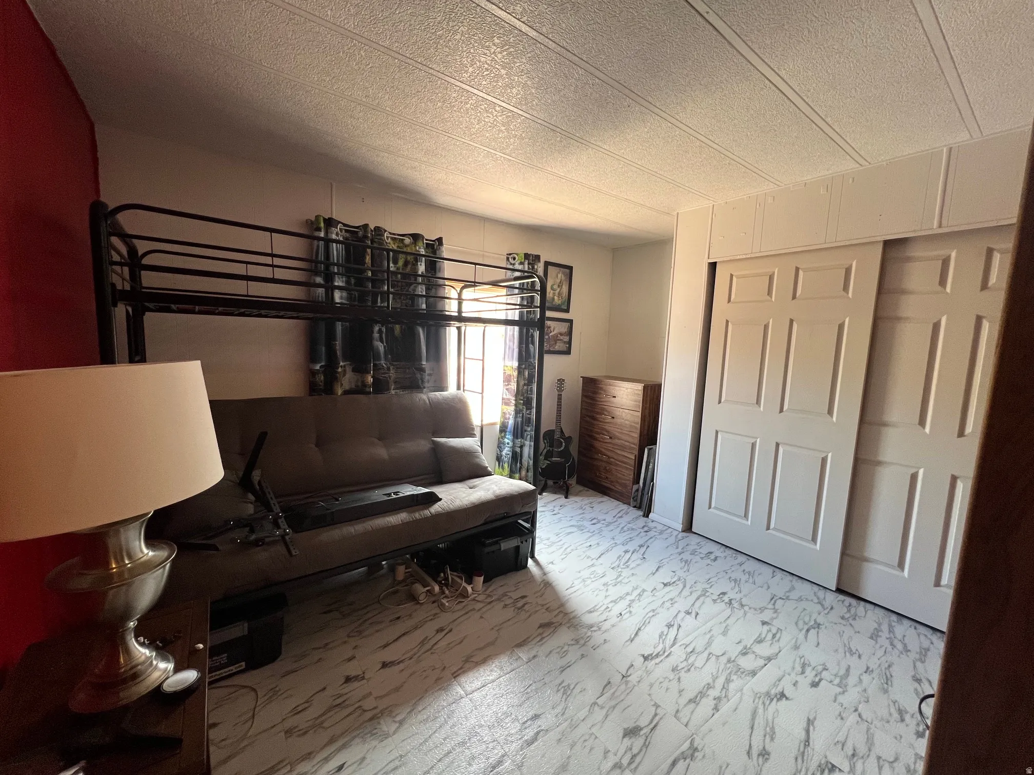 2nd bedroom