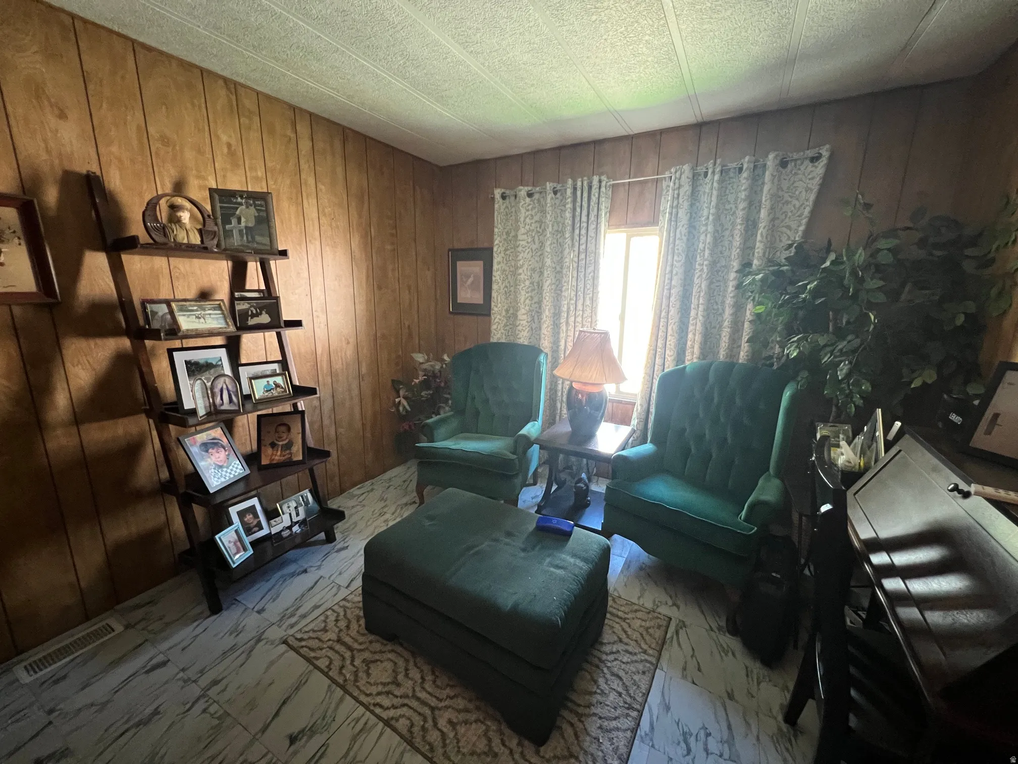 Office or den or 4th bdrm