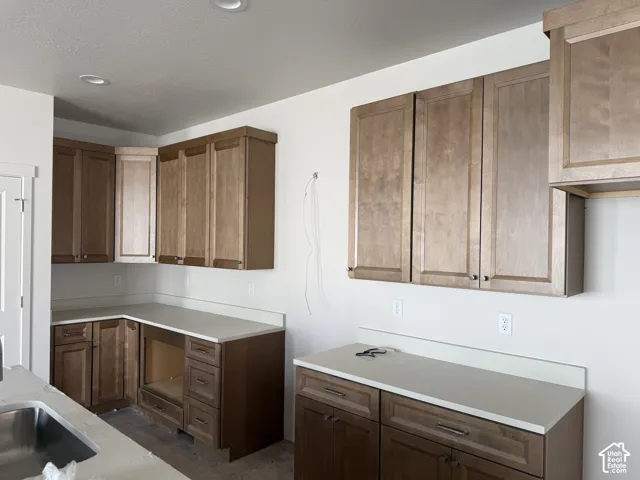 3675 S Clipper Hill Rd #305, West Jordan, Utah 84081