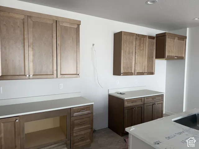 3675 S Clipper Hill Rd #305, West Jordan, Utah 84081